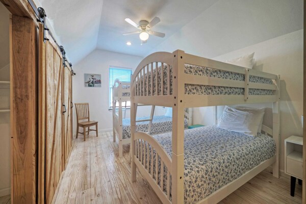 Shared Pool W/ Bay Views, Boat Dock Fishing Big Slough By Avantstay - Corpus Christi, TX