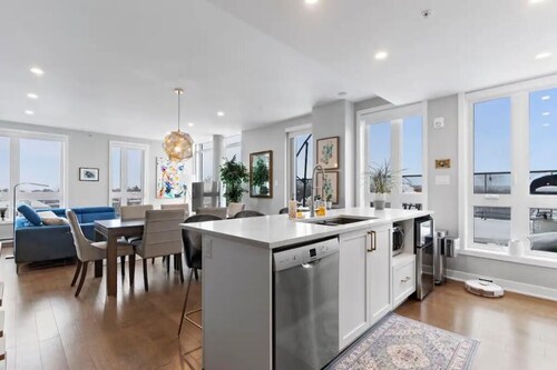 2-story penthouse next to the metro