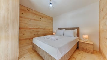 Cabin | Blackout curtains, soundproofing, free cots/infant beds, free WiFi