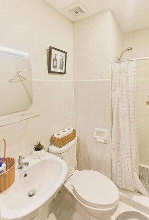 Doccia, asciugacapelli, bidet, asciugamani