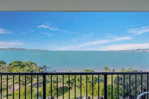 Studio 908 - Panoramic Oceanviews On The Strand