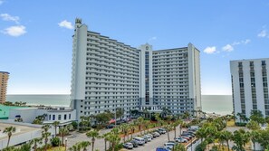 Exterior - 1114 Stunning Beach/Gulf Front View ~ In/Outdoor Pool ~ Super Saving Book Dec 16 (Destin)