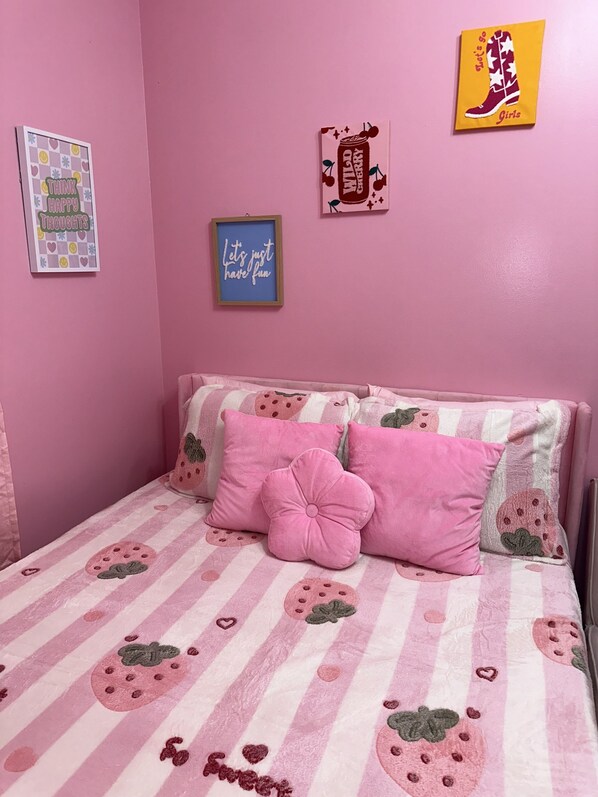 3 bedrooms, WiFi, bed sheets