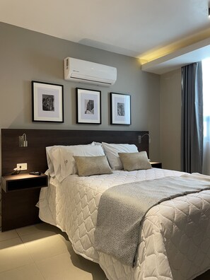 Apartemen Deluks, teras | Seprai premium, selimut bulu angsa, dan didekorasi berbeda-beda