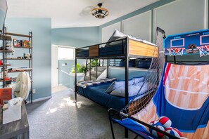 3 bedrooms, desk, iron/ironing board, travel cot