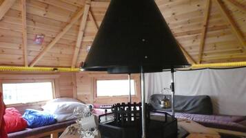 Cabin | 1 bedroom, WiFi (free), bed sheets