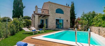 Superb Tsilivi Villa | 2 Bedrooms | Villa Nouvia | Great Sea Views | Short Walk.