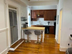 Keittoastiat/astiat/ruokailuvälineet