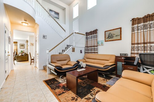 Spacious Turlock Home ~ 1 Mi to University!