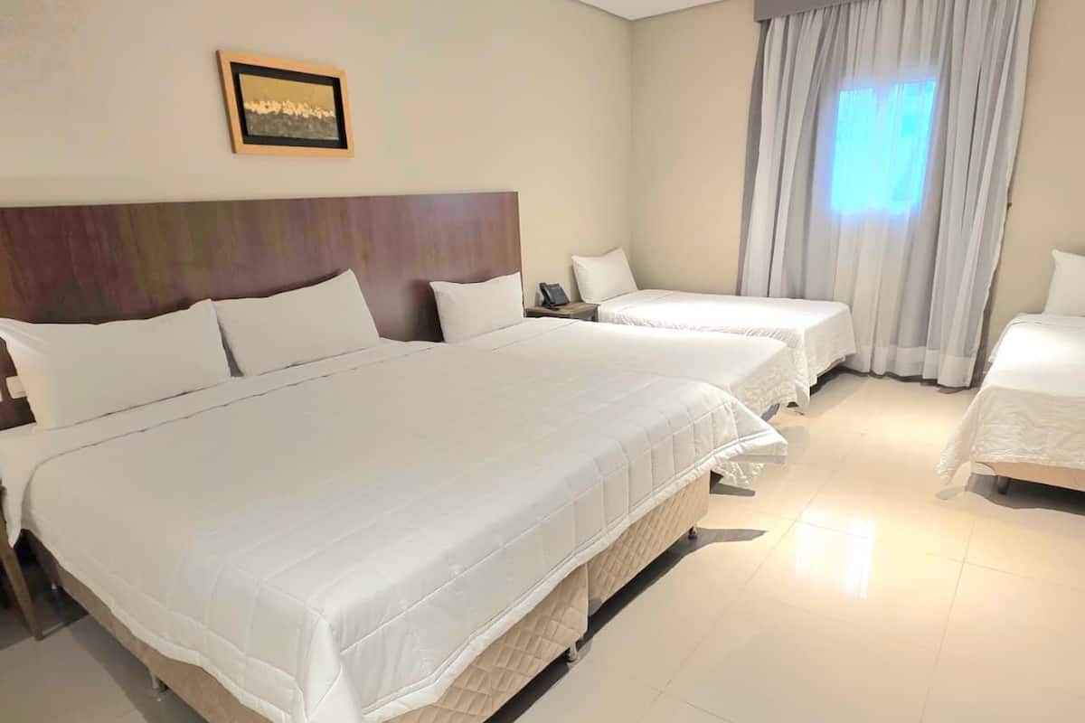 Phòng dành cho gia đình | 1 phòng ngủ, minibar, két bảo mật tại phòng, phòng cách âm