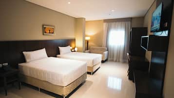 Deluxe Twin Room | 1 bedroom, minibar, in-room safe, soundproofing