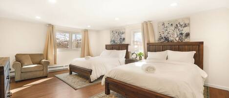 2 bedrooms, desk, iron/ironing board, travel crib