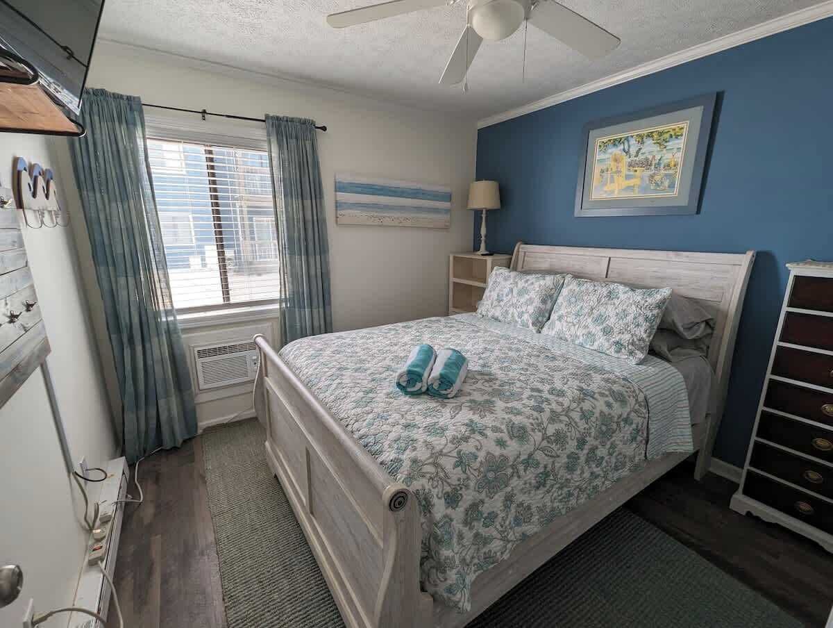 WiFi, bed sheets