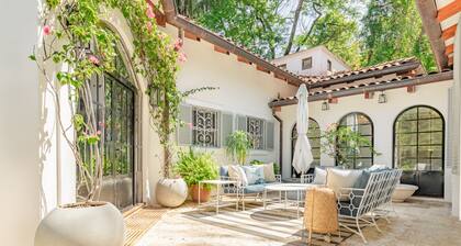 Spanish Style Villa with 25m Lap Pool in the Heart of Guiones.