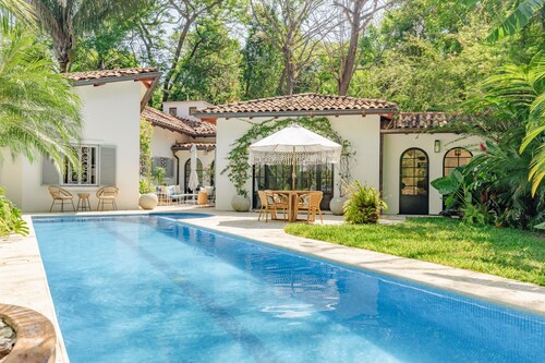 Designer 3 bdr Spanish Style Villa with 25m Lap Pool in the Heart of Guiones.