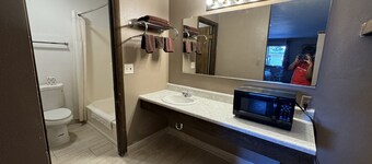 Clintonville Motel