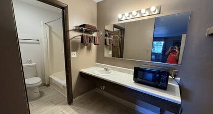 Clintonville Motel