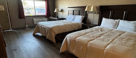Bureau, fer et planche à repasser, Wi-Fi gratuit, draps fournis
