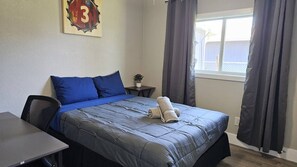 4 bedrooms, desk, iron/ironing board, free WiFi