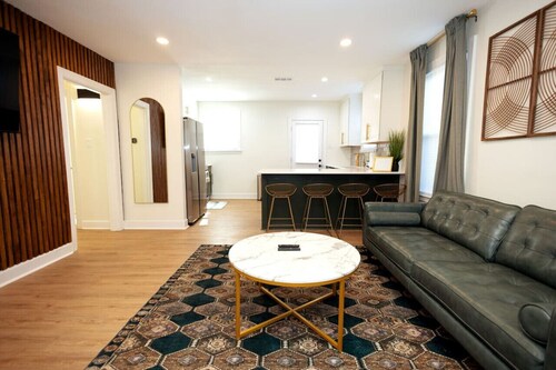 Urbane Bronze Château