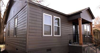 Stylish Little Rock Stay | 2 King Beds | Near UAMS