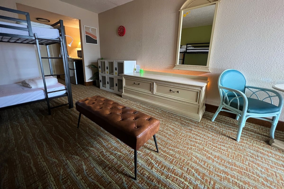 1 bedroom, iron/ironing board, free WiFi
