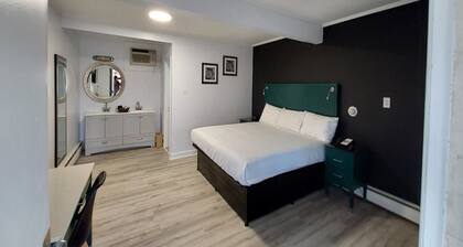 Village Motel By OYO Clinton