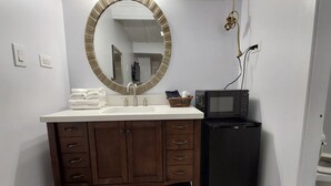 Room, 2 Double Beds | Bathroom - Village Motel By OYO Clinton (Clinton)