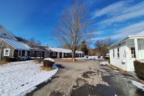 Pintu masuk properti