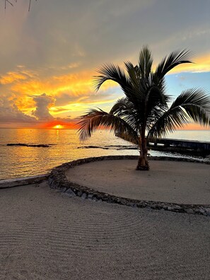 Una spiaggia nelle vicinanze