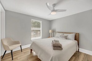 4 bedrooms, desk, free WiFi, bed sheets - Night Lights at De Haven (St. Augustine)