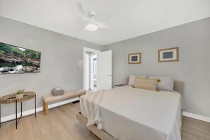 4 bedrooms, desk, free WiFi, bed sheets