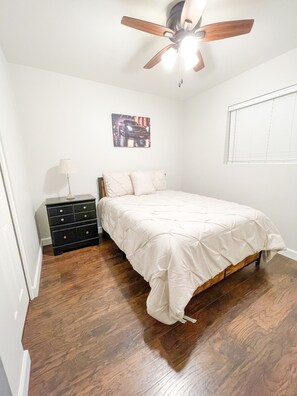 4 bedrooms, iron/ironing board, free WiFi, bed sheets - Beautiful Home in East Mesa Arizona close to Superstition Mountains! (Mesa)