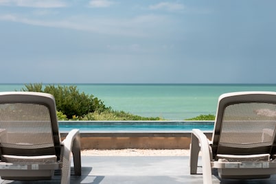 Water Front property for large families. With all the amenities you need.