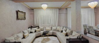 HomeDarna Stadium/Airport-Modern Apartment CAN2025