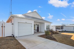 Exterior - Laguna Haven! 3BR 2BA Sleeps 7! Your Perfect Escape! (Panama City Beach)