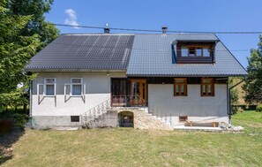 Exterior - 4 bedroom nice home in Begovo Razdolje (Begovo Razdolje)