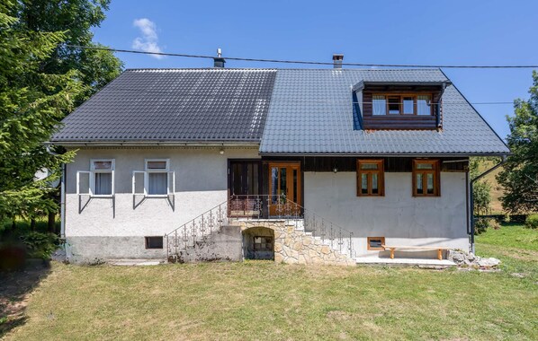 Exterior - 4 bedroom nice home in Begovo Razdolje (Begovo Razdolje)