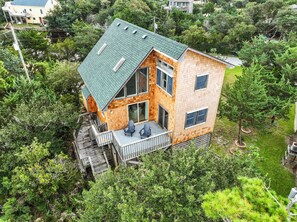 Exterior - 3 Mins to Beach, Cozy Frisco 3Bd w/ Hot Tub (Frisco)