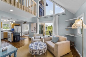 Smart TV - 3 Mins to Beach, Cozy Frisco 3Bd w/ Hot Tub (Frisco)