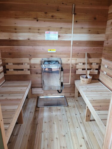 Outdoor Enthusiast's Hideaway and Sauna, Weikert