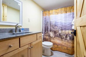 Dusche, Handtücher, Seife, Toilettenpapier