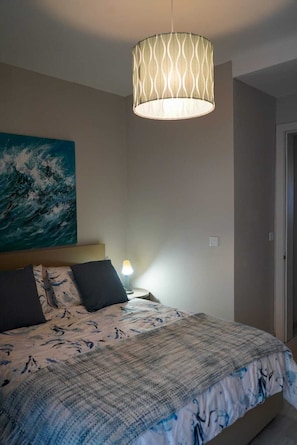 2 chambres, fer et planche à repasser, Wi-Fi, draps fournis