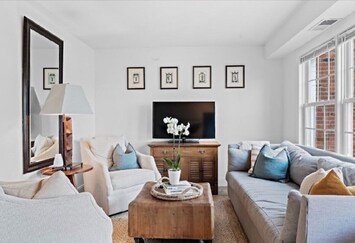 Fully renovated modern townhouse in downtown Leesburg.  