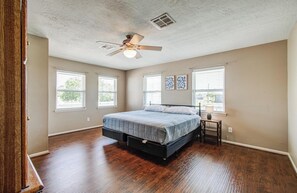 4 chambres, bureau, fer et planche Ă repasser, Wi-Fi gratuit