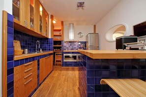 Kühlschrank, Ofen, Herdplatte, Geschirrspüler