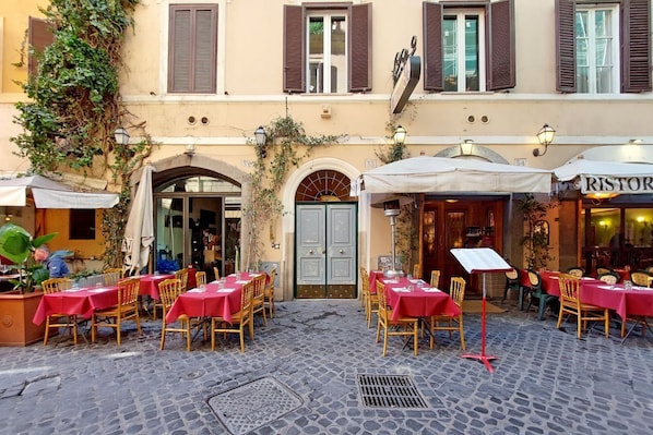 Outdoor dining - Spagna - Nice and cozy apartment for 4 in the heart of Rome (Roma)