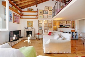 TV - Spagna - Nice and cozy apartment for 4 in the heart of Rome (Roma)
