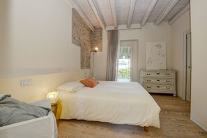 6 habitaciones, tabla de planchar con plancha, wifi y ropa de cama 