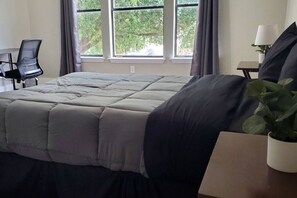 4 bedrooms, desk, iron/ironing board, free WiFi